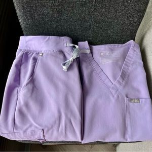 FIGS SCRUB SET LAVENDER DEW Zamora Joggers Size XSP and One Pocket Scrub Top XS
